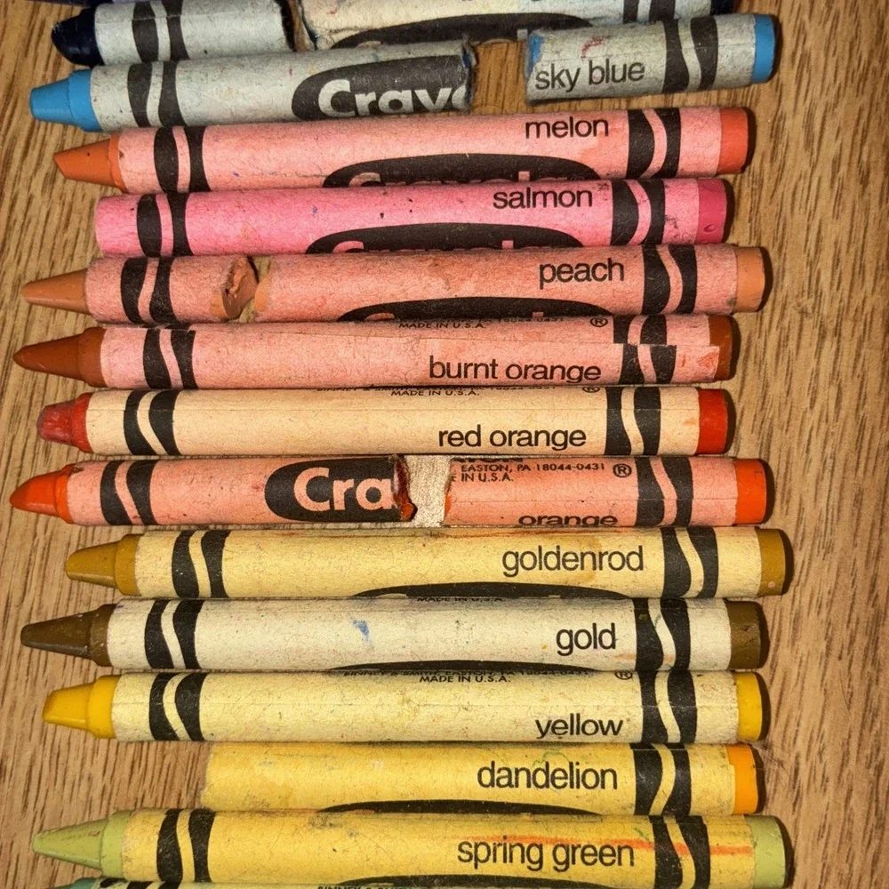 Vintage Crayola‎ Crayons Binney Smith Retired Colors Lot Of 40 *some broken